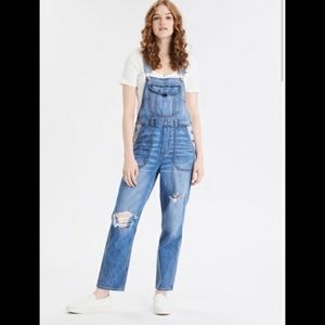 NWT American Eagle 90s Boyfriend Denim Overall